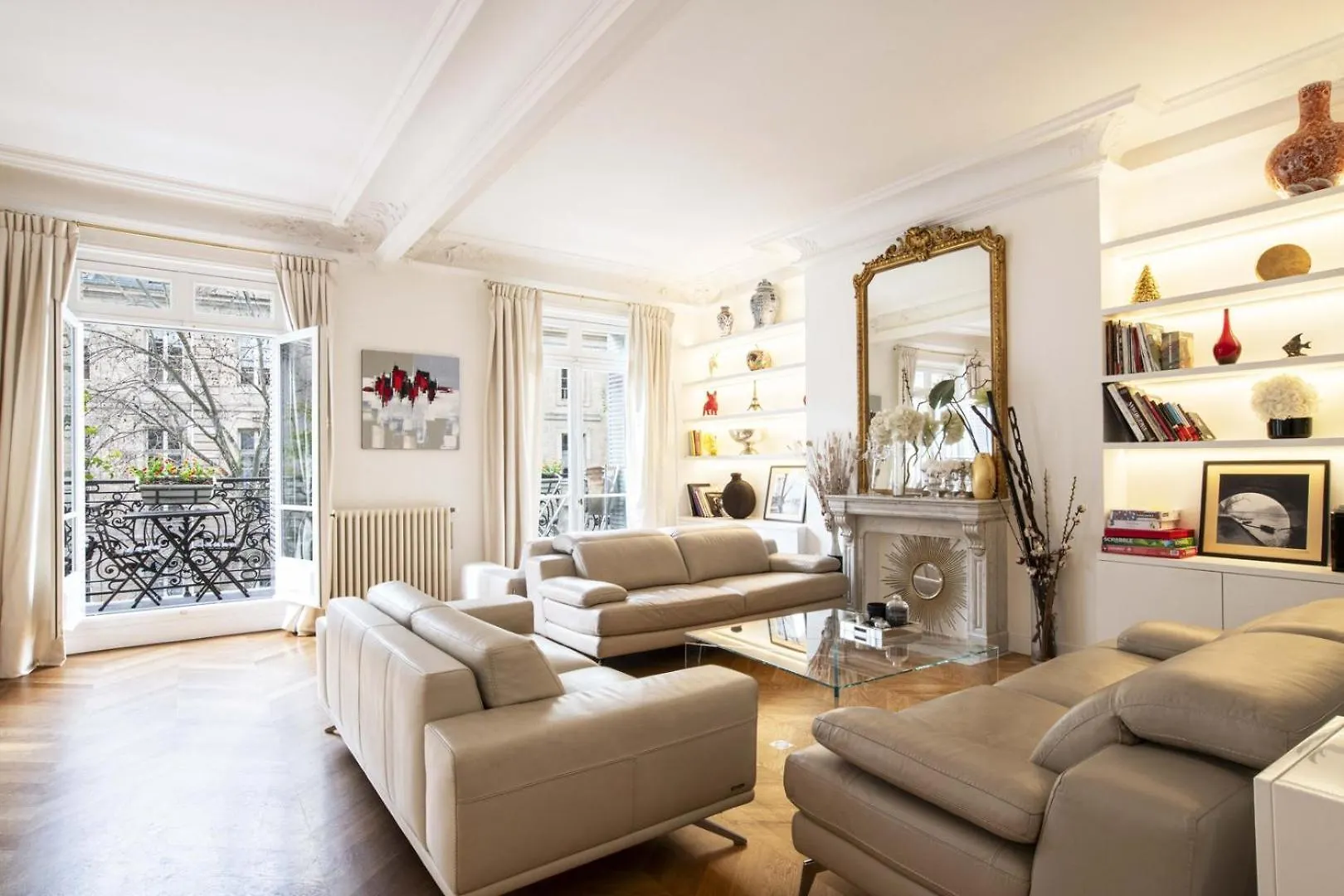 Deluxe Paris St Germain Suite location