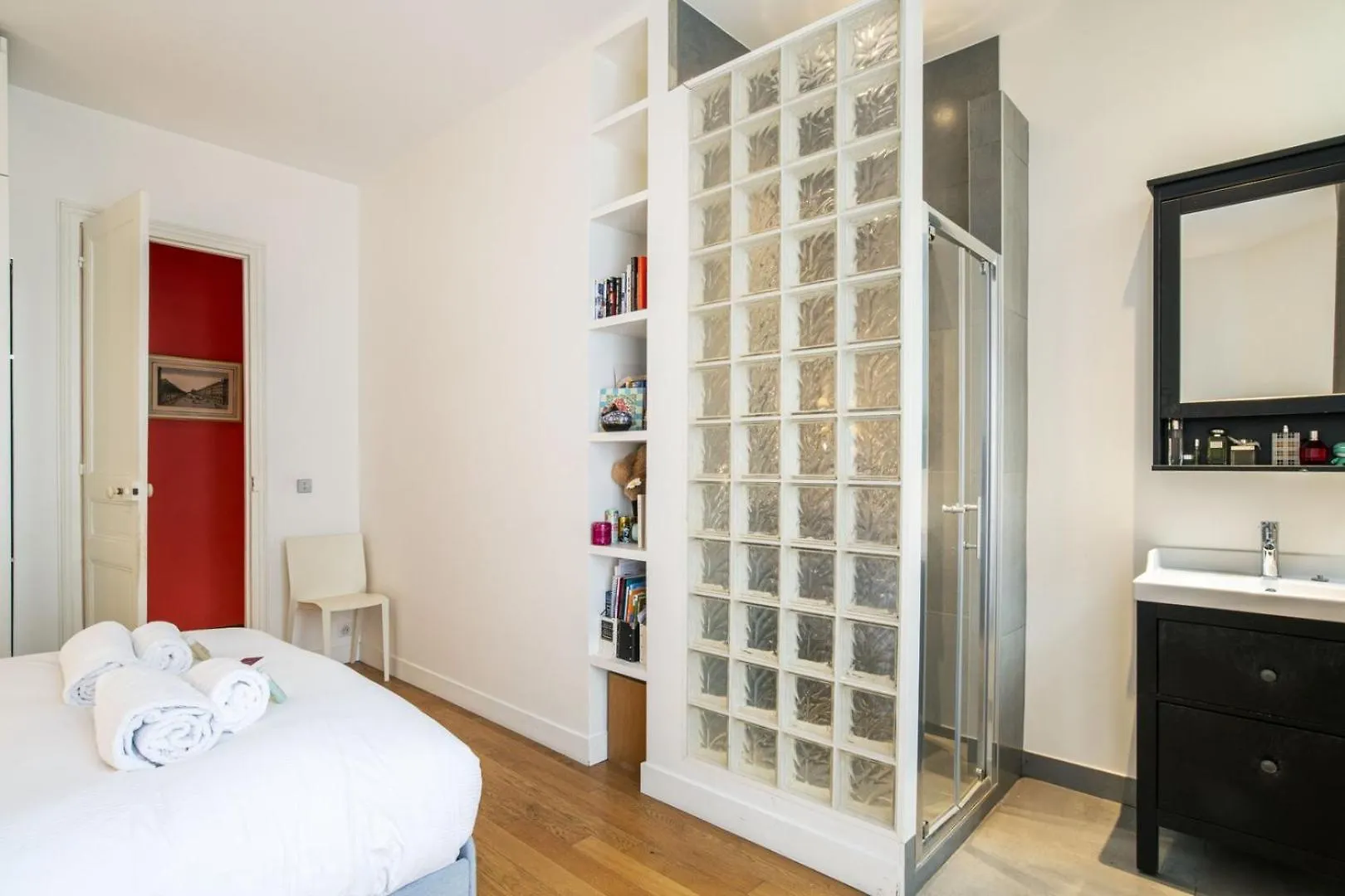 Deluxe Paris St Germain Suite